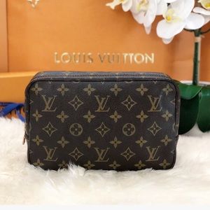 ✨Beautiful✨ Auth Louis Vuitton Makeup Bag